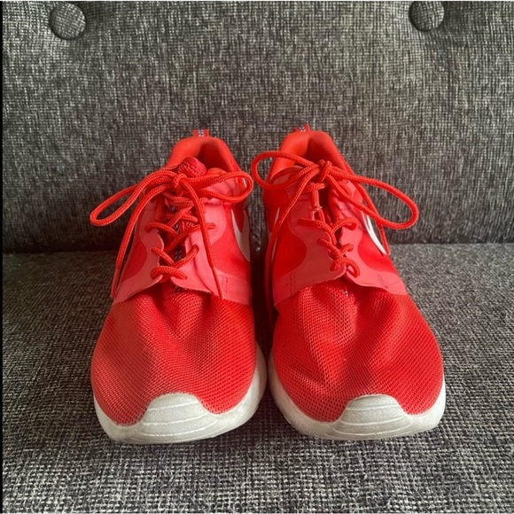 Nike Running Shoes - Picture 9 of 11